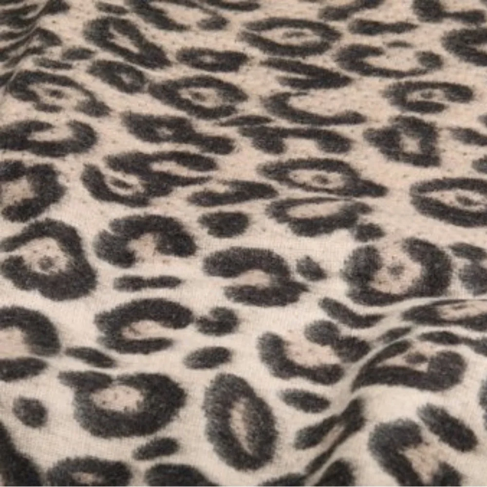 V. Fraas Cashmink Leopard Muffler Scarf – NWT | MSRP $58